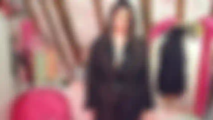 Deine dicke beste freundin möchte einen gefallen – bikini-teaser.