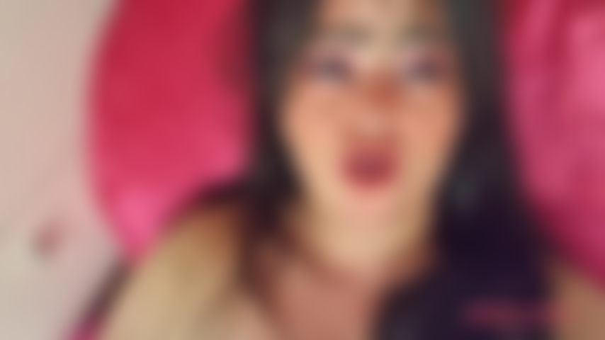 Nahaufnahme beim ficken einer cremigen, haarigen muschi.