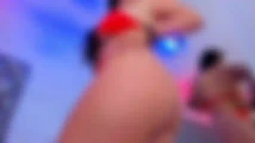 Komm, lass uns einen magischen moment genießen, du und ich in meinem wohnzimmer, mir ist sehr heiß.