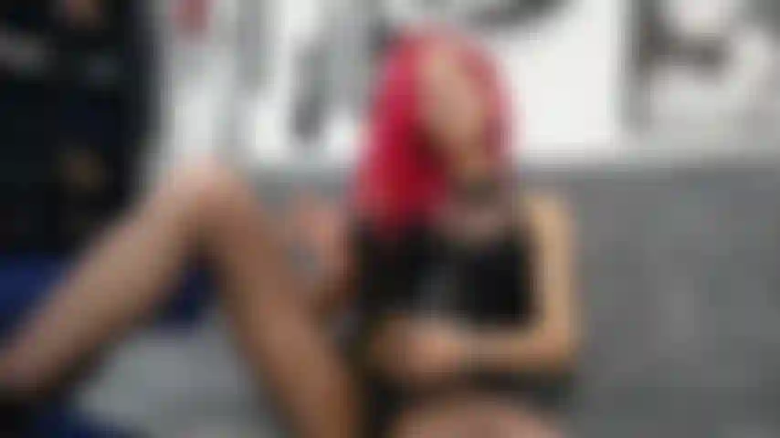 Streichle ihn wie ein schwuler junge.