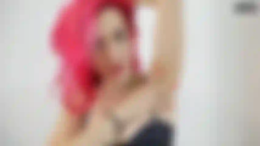 Sich zu ihren achseln hingezogen fühlt.