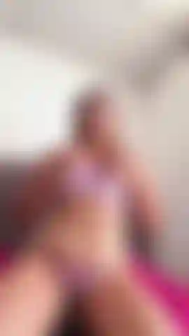 Du willst eine schöne blondine mit hübschen titten.