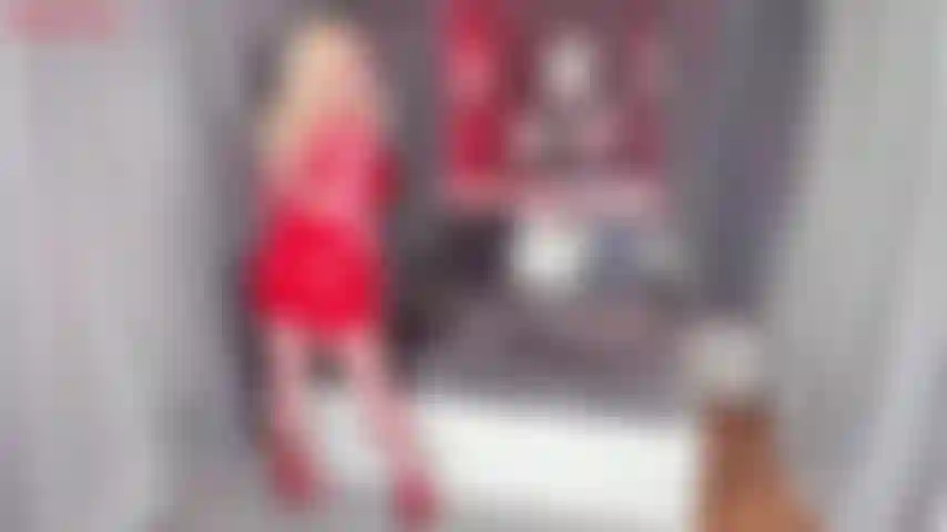 Eine rote, dicke schlampe.