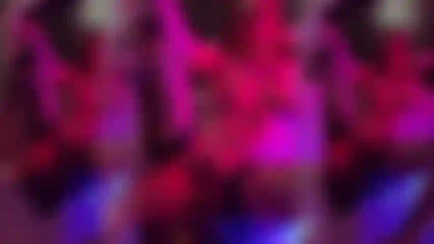 Vixx lutscht einen rasierer für ein gesicht voller sperma! <3 ( Bad dragon-dildo).