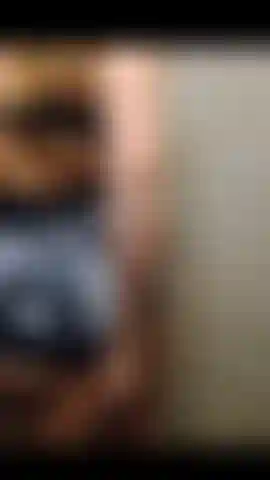 Masturbiere in der dusche im fitnessstudio, bis ich komme.