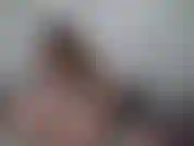 Schau mir zu, wie ich mit meinen spielsachen spiele, meinen arsch und meine titten wackele, und genieße es, fast das ganze video lang nackt mit mir selbst zu spielen.