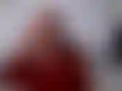 Genieße mit mir meine waffelhörnchen mit schoko-vanille-eis! Ich verliere mein hemd, während ich meine eiswaffel genieße, und spiele mit meinem eis auf meiner brust! Wer leckt es mir ab???