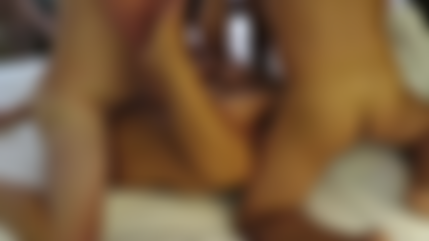 Gangbang mit 4 typen. Sie haben den ganzen nachmittag alle meine löcher benutzt. Tolle cumshots am ende und ein bisschen spermaspiel.