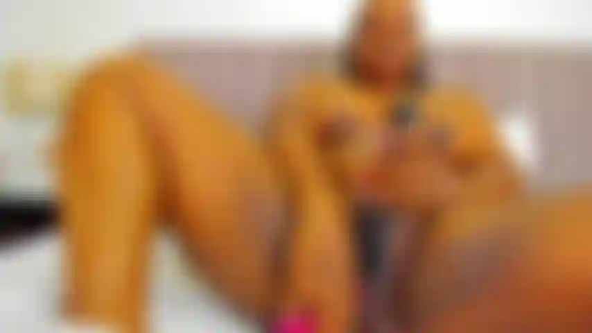 Üppig und dominant in meiner großen muschi.