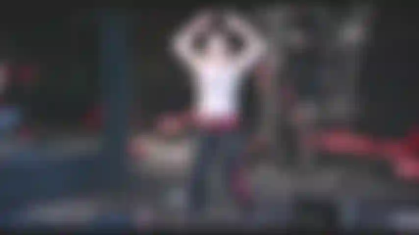 Nackte hampelmänner in gym4k.