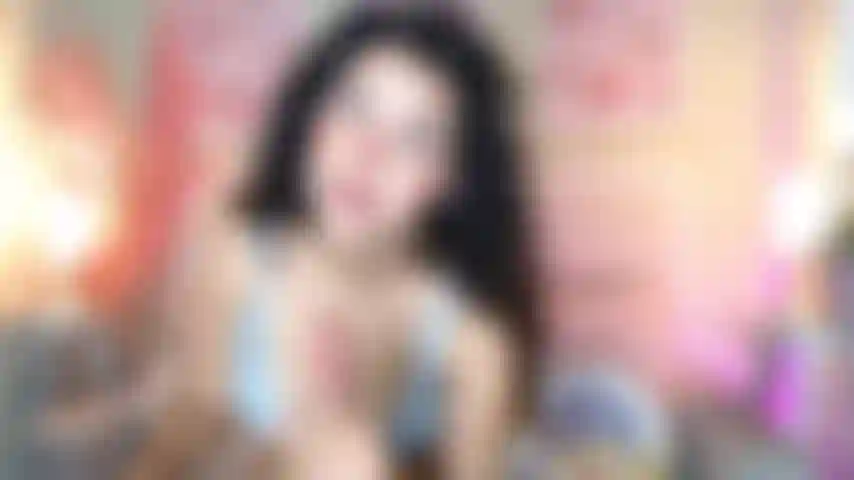 Sucking deep with sexy grin