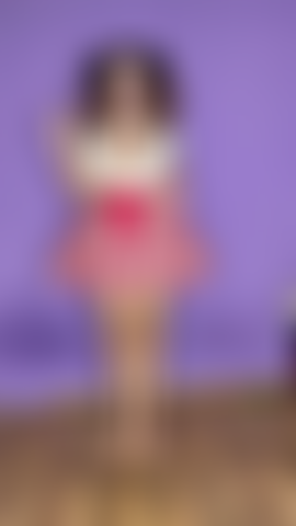 Daddys_girl bettelt darum, zu lutschen und gefickt zu werden.
