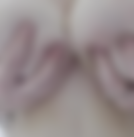 Brüste quetschen unter der dusche.