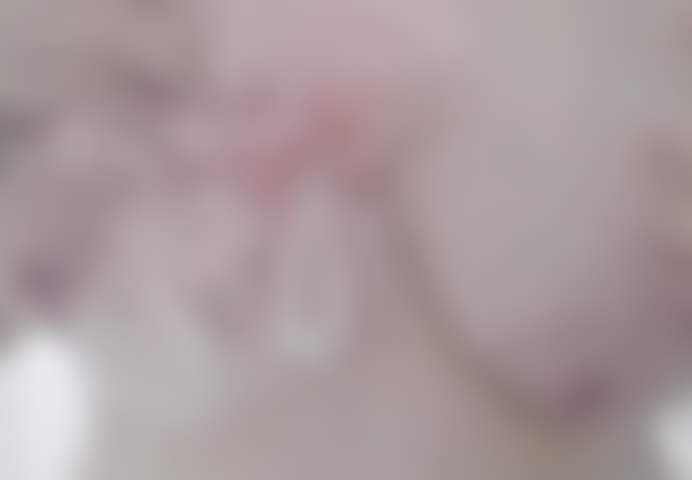 Brüste waschen unter der dusche.