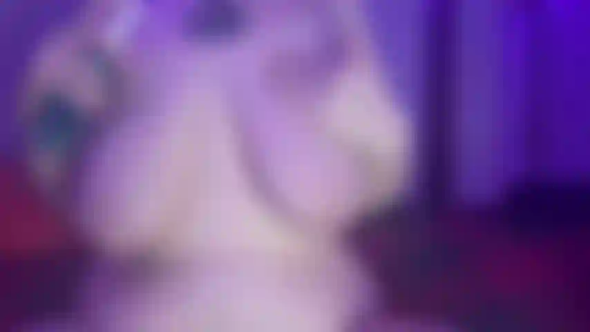 Eingeoelte titten und titty-fucking-video <3 6 min.