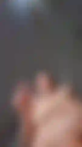 Eine riesin: sei meine kleine sklavin.