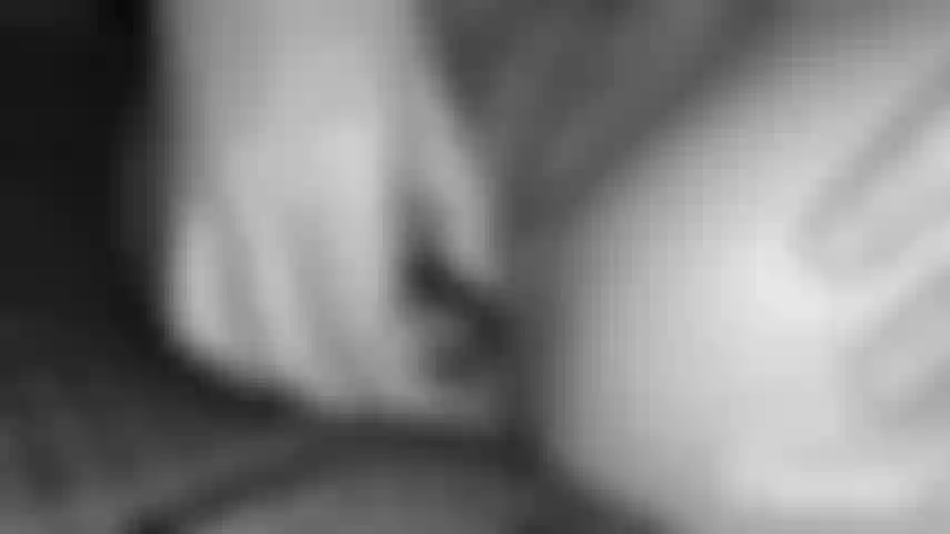 Die meinen analplug herauszieht.