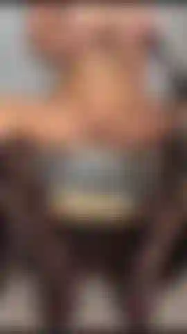 Mit der peitsche verprügelt wird.