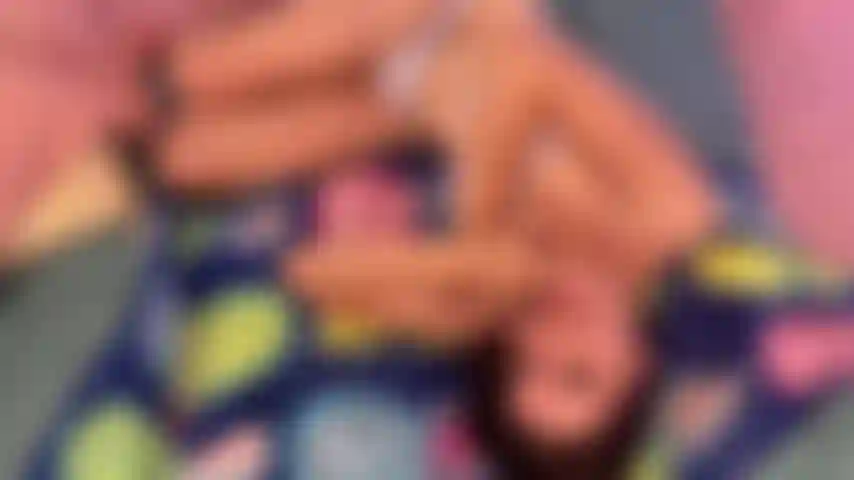 Sauge schnell tief an mir selbst und spritze ins gesicht (hoher winkel).