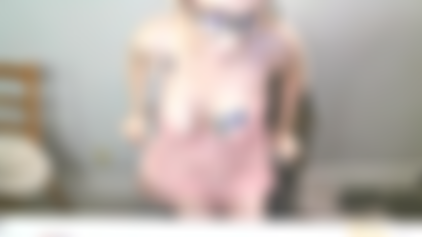 Die mein arschloch zeigt und schmutzig redet, um es auszufüllen.