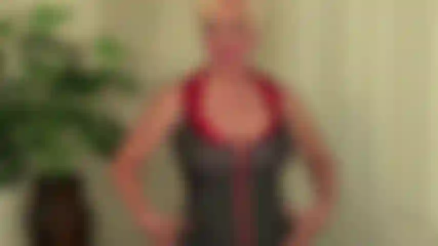 Striptease im baseballkleid, dann dildospiele und abspritzen, dirty talk.