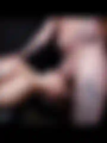 Reverse-blowjob mit gesichtsbehandlung.