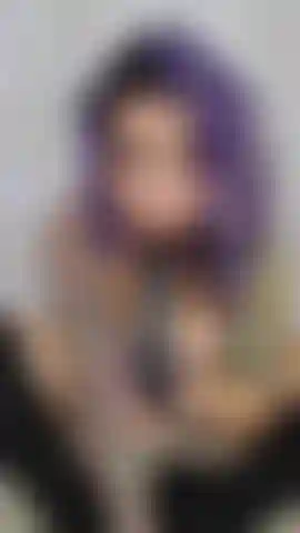 Lutsche bbc in hohen stiefeln.