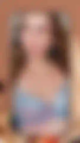 Große blaue augen & zarte blaue spitze… langsames, sinnliches dessous-teasing. Schreib mir, stöbere in meinen videos & markiere mich als favorit, damit du nie verpasst, wenn ich live bin.