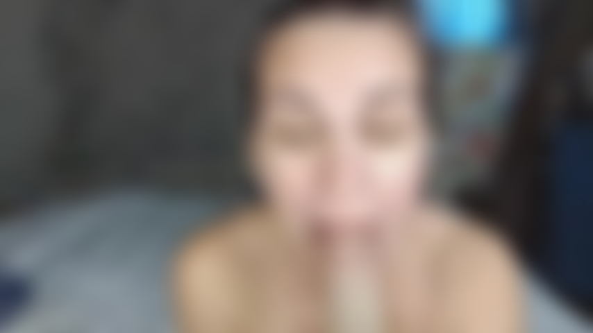 Die betrogene ehefrau bekommt einen blowjob und muschilecken mit orgasmus.