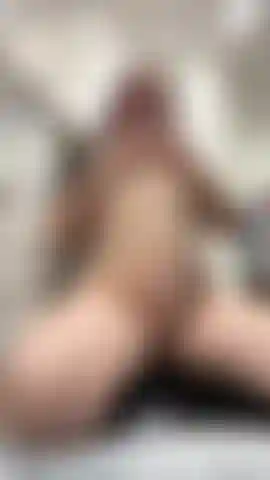 Ich war beim wäschewaschen so geil, dass ich mit mir selbst spielen musste.