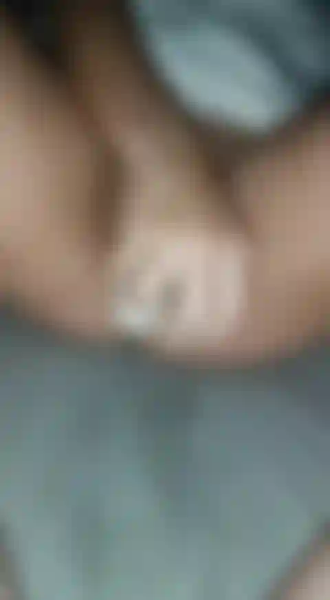 Creme mir den ganzen großen dildo ein.