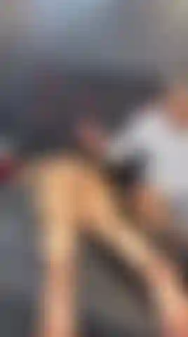 My ass and body are full of oil... But do you know what I need? feel your hands, feel your caresses, I love you, I want to feel even more desired by you, by your expressions...