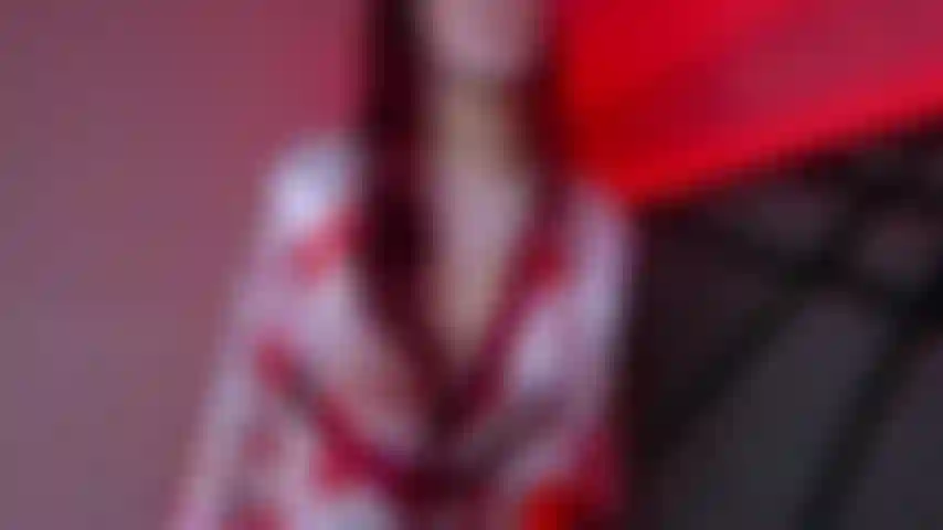 Die mit vitiligo und öl glänzt.