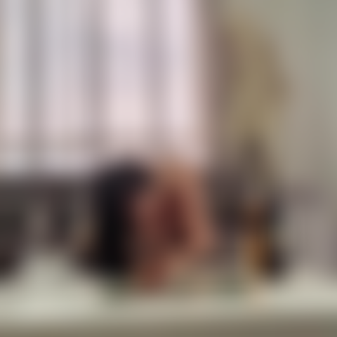 Der beste blowjob für dich, hier in meinem wohnzimmer.