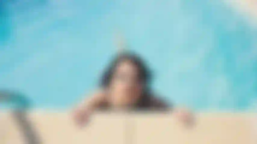 Wasser, pool & brüste :).