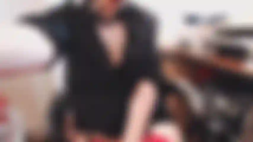 Masturbierende sekretärin.