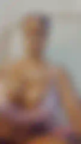 oiled up boobs bouncing