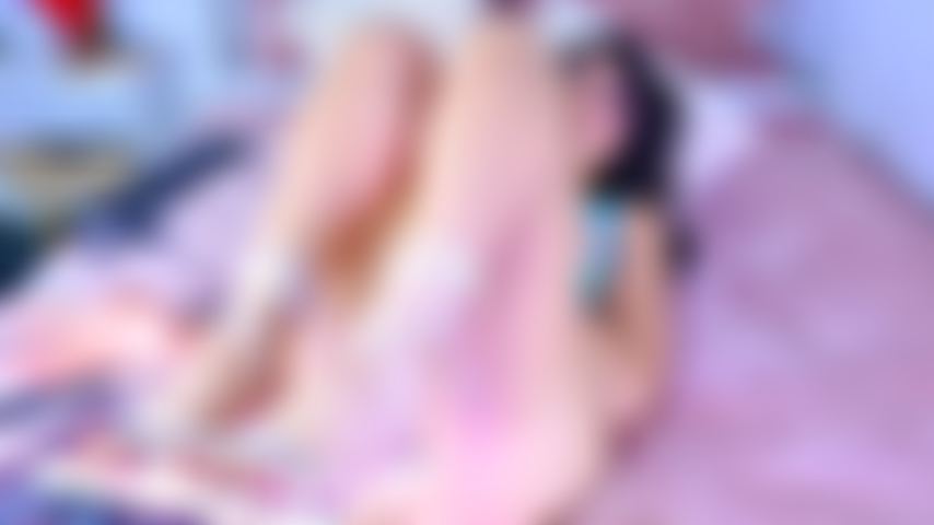 Spiele mit einem dildo in missionarsstellung und im doggystyle, mmmm.