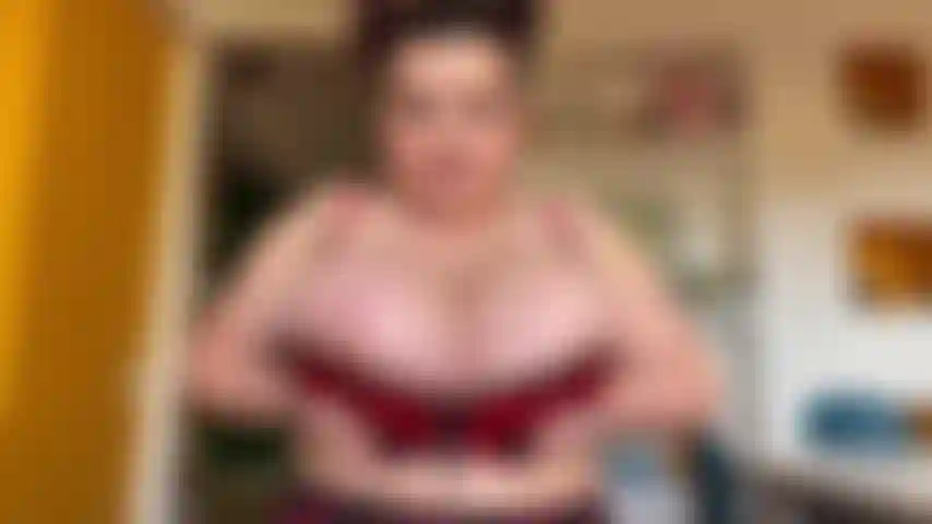 Gefesselt beim saugen.