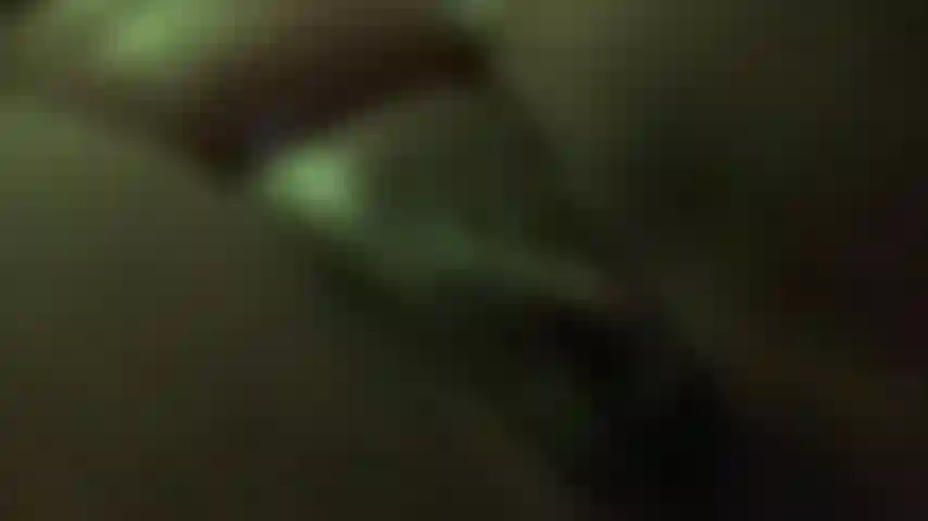 Nur ein bisschen hübsche muschi spielen.