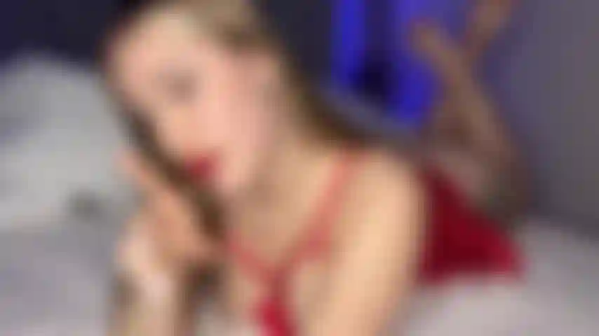 Neckt die helferin des weihnachtsmanns mit ihrer zunge und ihren roten lippen.