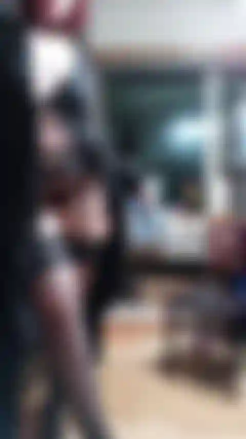 Elegante herrin stolzieren in high heels, dirty talk, petplay, pegging, 24/7-service.