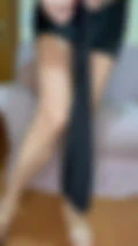 Sinnlich mit strümpfen und absätzen.