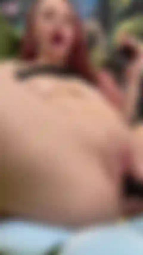 Nahaufnahme mit gspot-aufsatz in der muschi.