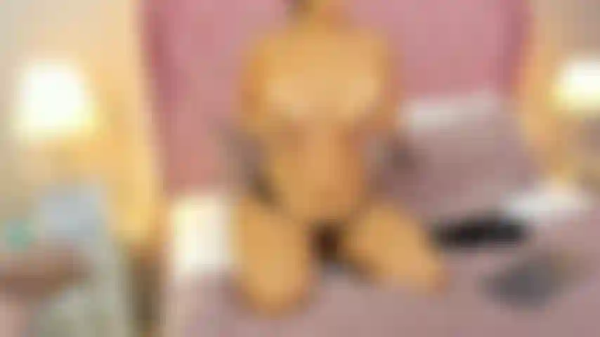 Ich spreize meine kleine muschi für dich.