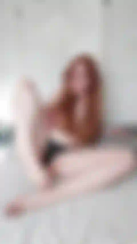 Füße und muschi spielen.