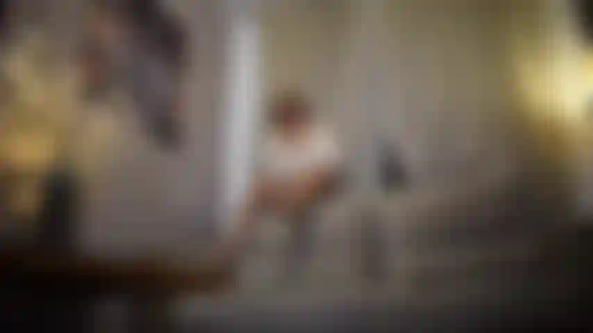 Weiße strümpfe und brüste raus.