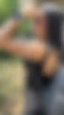 Oh mein gott, da sitzt mir jemand im nacken (upskirt)