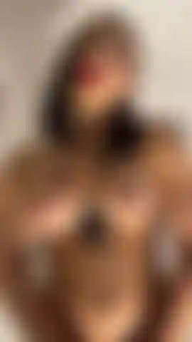 Möchte dir pegging (dirty talk und strapon) geben.