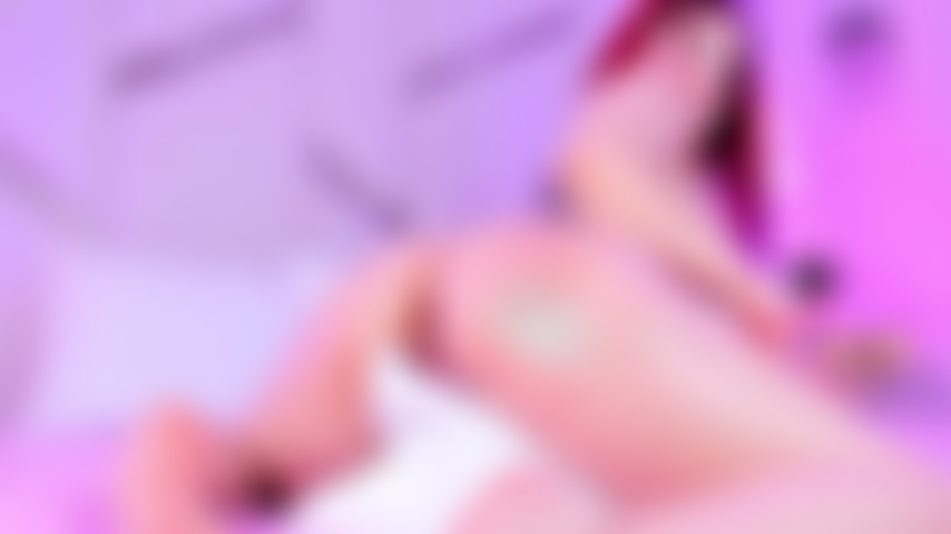 Ich habe das kissen wie eine geile schlampe gefickt.